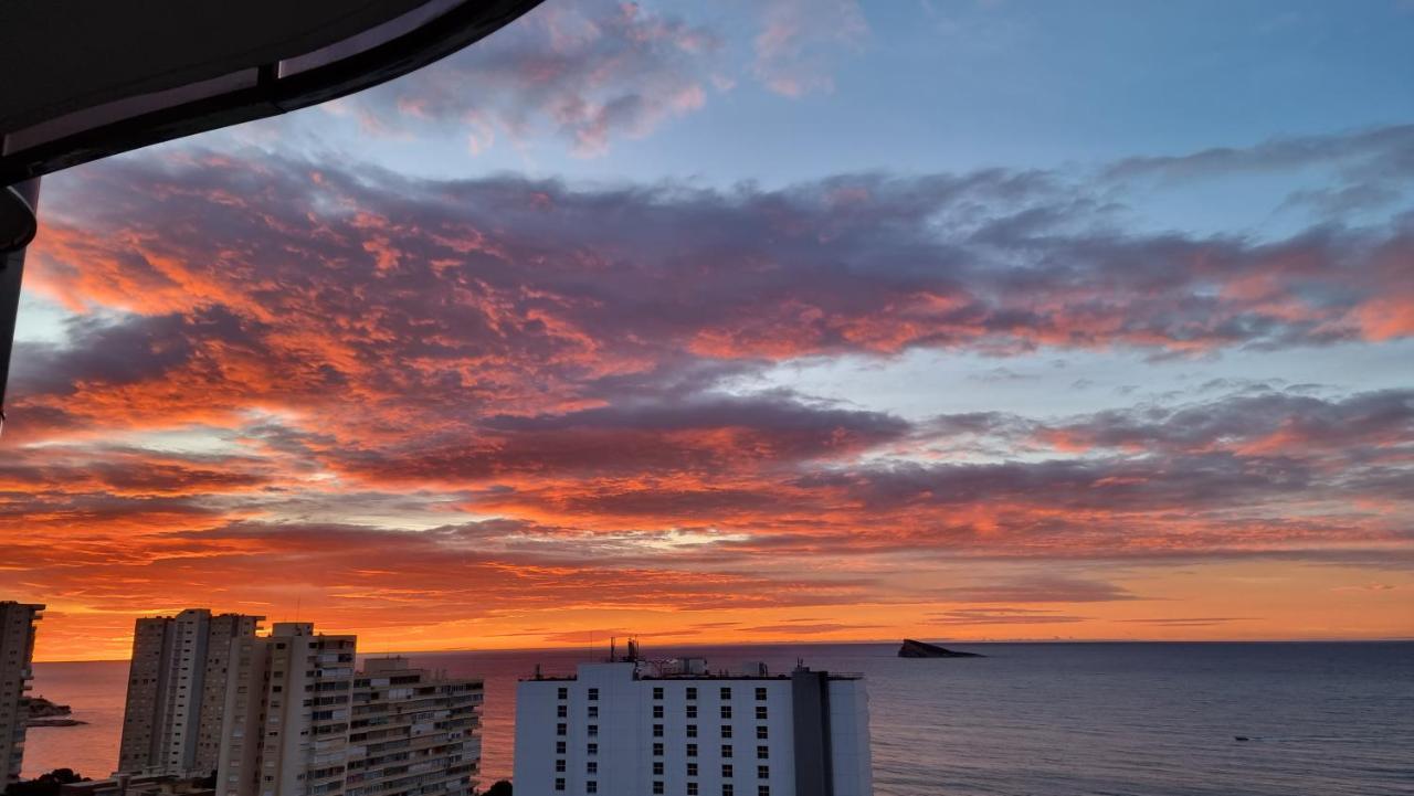 Sunset Waves Benidorm Julieta Vistas Al Mar Premium 200 Mt2 Con Jacuzzi En Terraza Apartment Bagian luar foto