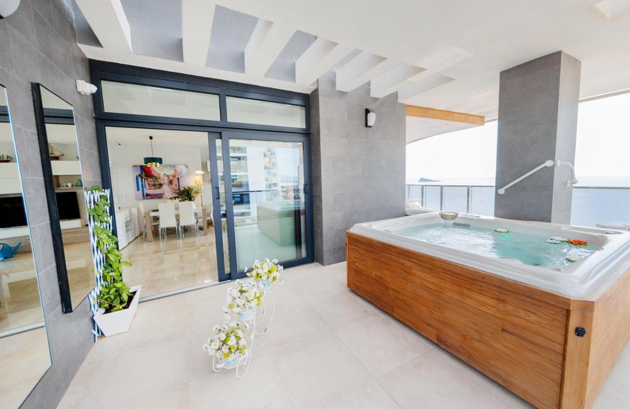 Sunset Waves Benidorm Julieta Vistas Al Mar Premium 200 Mt2 Con Jacuzzi En Terraza Apartment Bagian luar foto